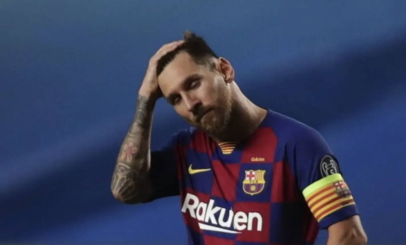 他通过一个 他通过一个